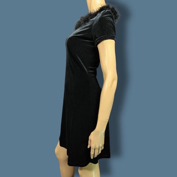 Vintage 90s black Velvet Mini dress Faux Fur Trim Size M Gothic Witchy Vampy - Picture 3 of 6